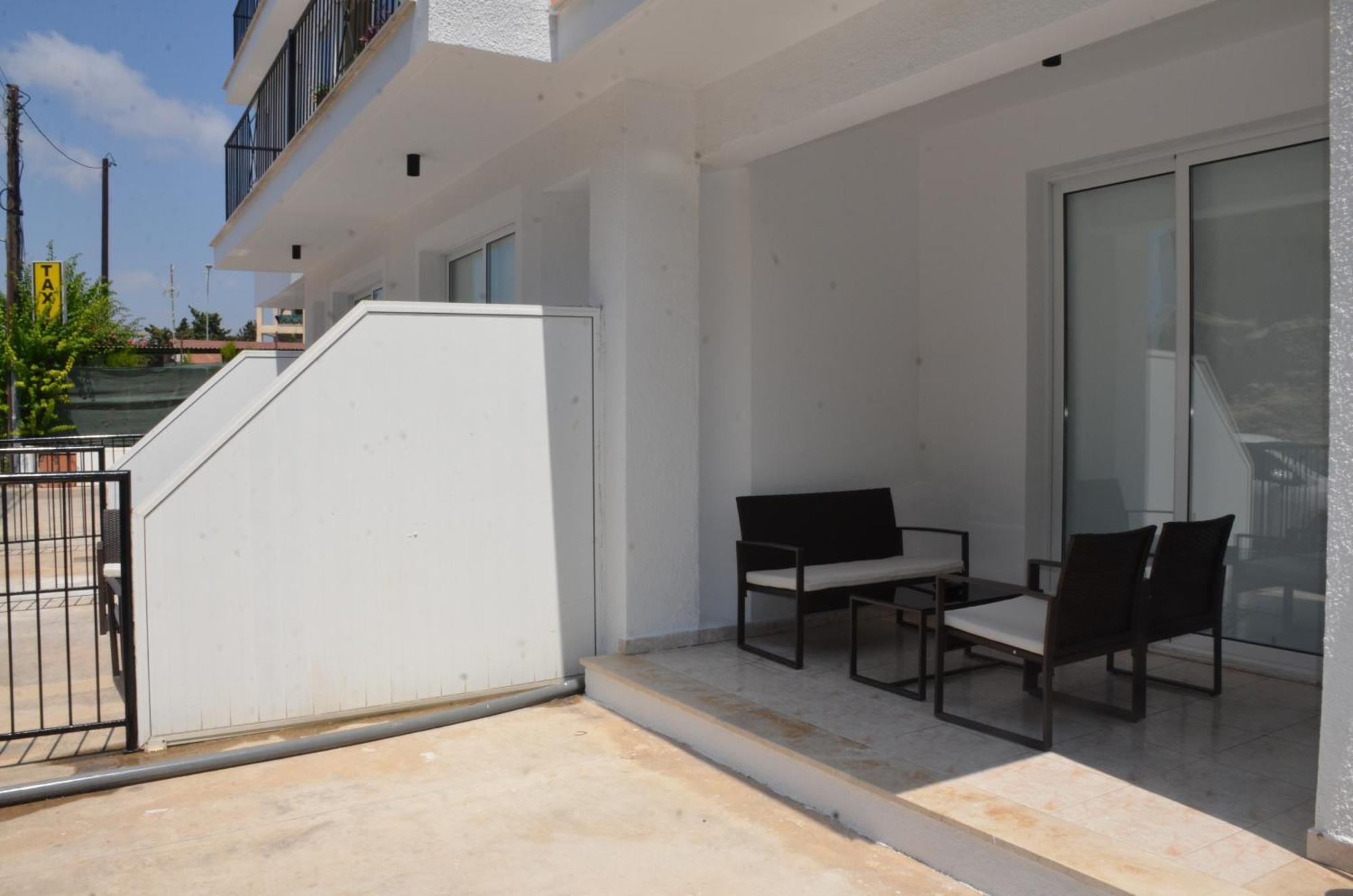 Laertis Apartments - By Imh Travel & Tours Paphos 外观 照片
