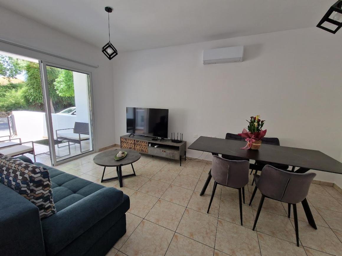 Laertis Apartments - By Imh Travel & Tours Paphos 外观 照片