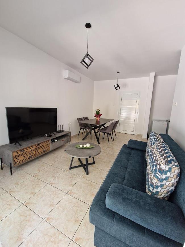 Laertis Apartments - By Imh Travel & Tours Paphos 外观 照片